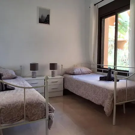 Superb 3 Beds Duquesa Port Апартаменты